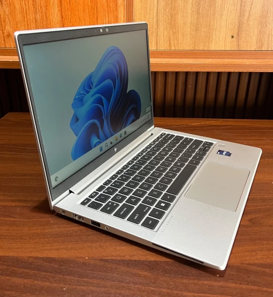 HP ELITE BOOK 630 G10 I7 13TH GEN 16GB 512 TOUCHSCREEN