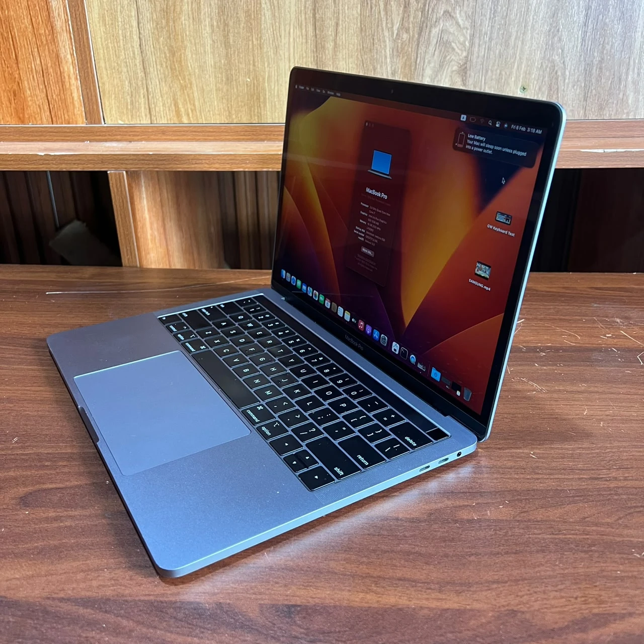MACBOOK PRO 13' i7 2019 16 GB RAM 256 GB