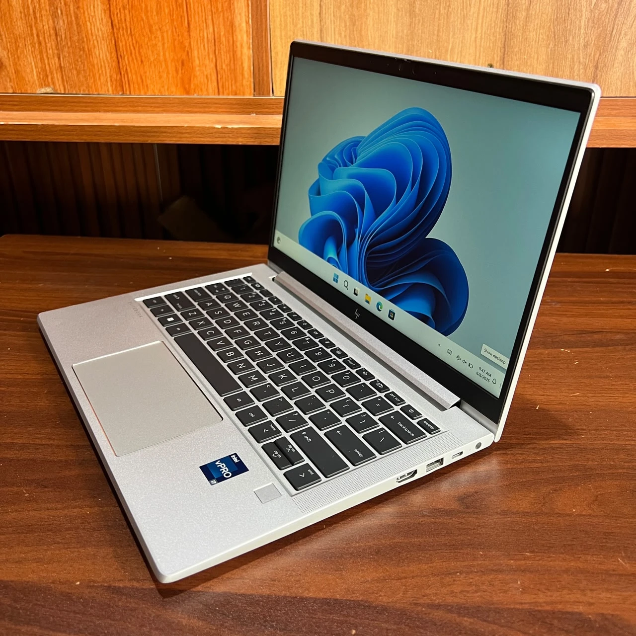 HP ELITE BOOK 630 G10 I7 13TH GEN 16GB 512 TOUCHSCREEN